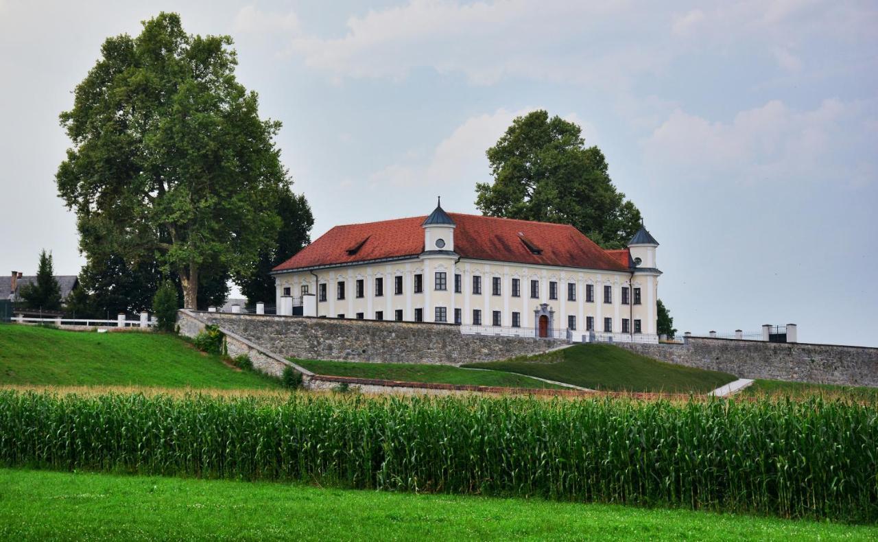 Baron Hotel